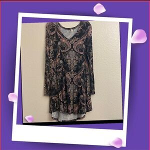 🌸🌺Popana A black tunic with floral design!!